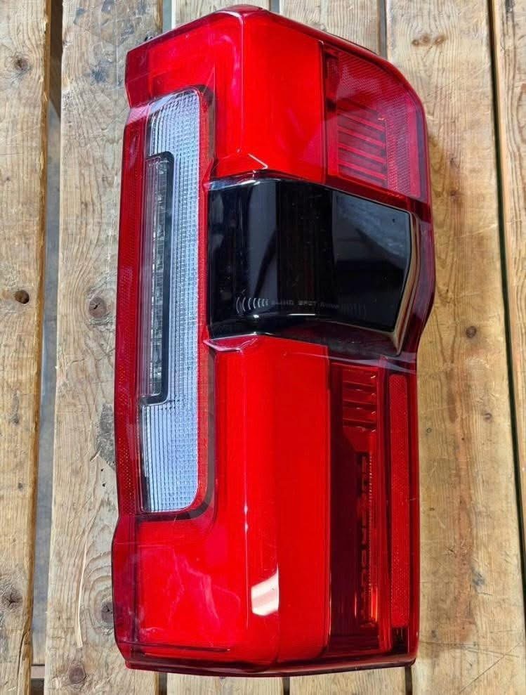 2023-2026 Ford F250/350/450 factory OEM Full LED bliss W/module RH passenger side
